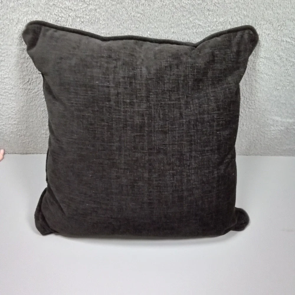N/A plush square